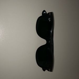 Ray-Ban: Wayfarer Ease